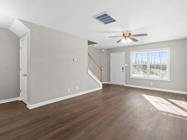 955 Big Sky Dr #H — Photo 4