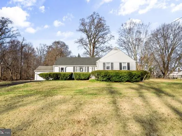 403 Lincoln Ave, Hulmeville, PA 19047