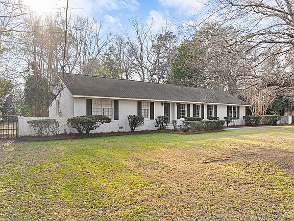 3rd image of 2243 Riverbank Dr