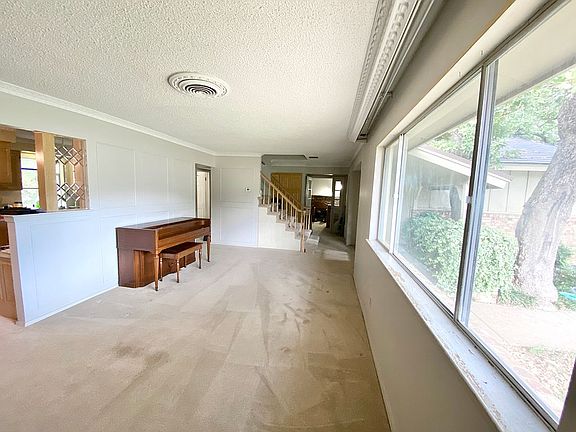 5th image of 2711 Norwood Ln