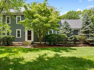 2 Edgewood Dr, Pepperell, MA 01463