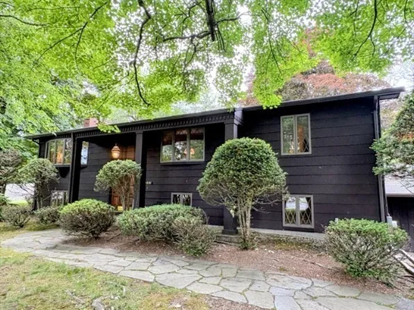 244 Lathrop St, South Hadley, MA 01075