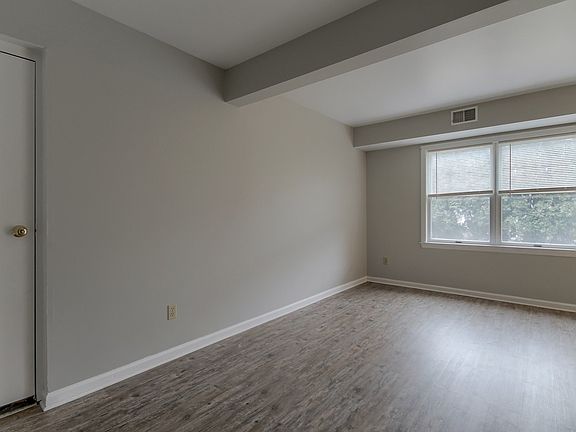 4th image of 531 Allison Dr APT 6