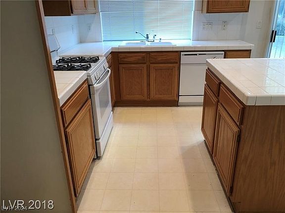 3rd image of 10756 Turquoise Valley Dr