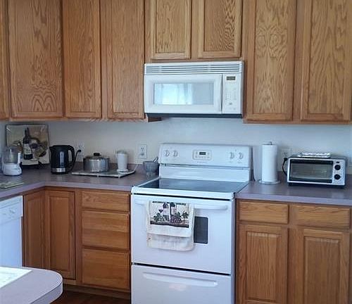 5th image of 106 Canterbury Dr