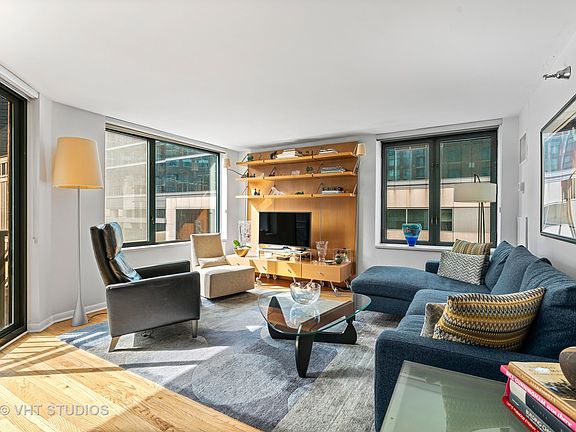 4th image of 440 N McClurg Ct APT 501