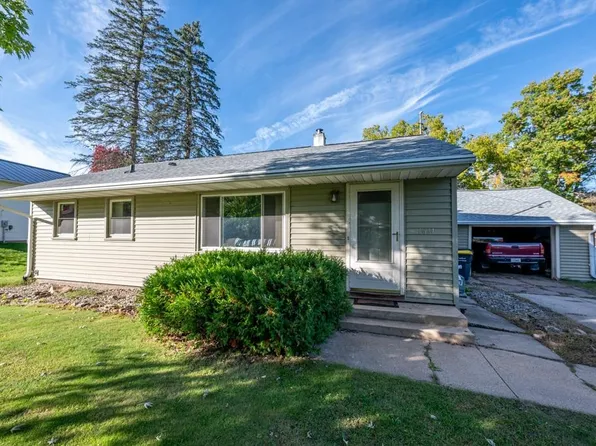 1611 Bow St, Tomah, WI 54660
