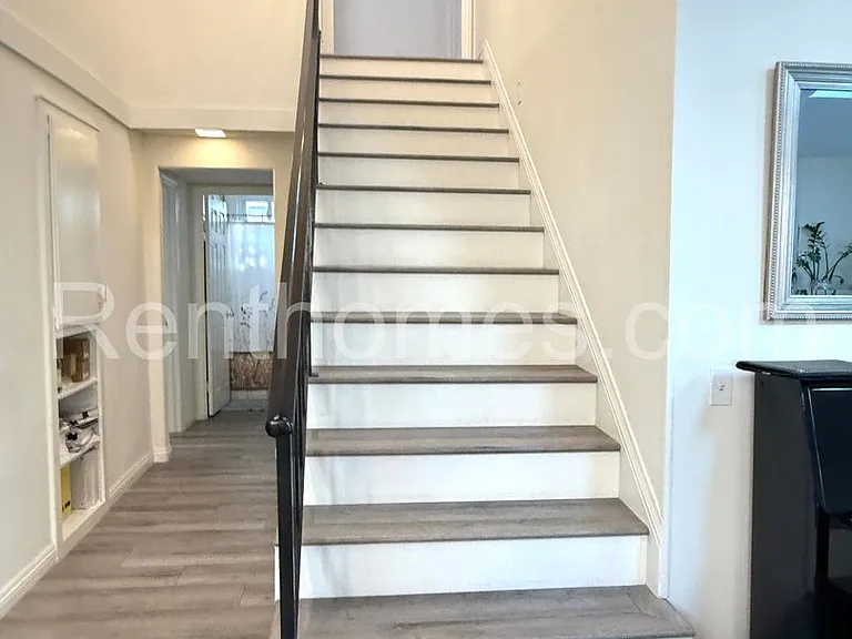 10990 Red Rock Dr — Photo 16