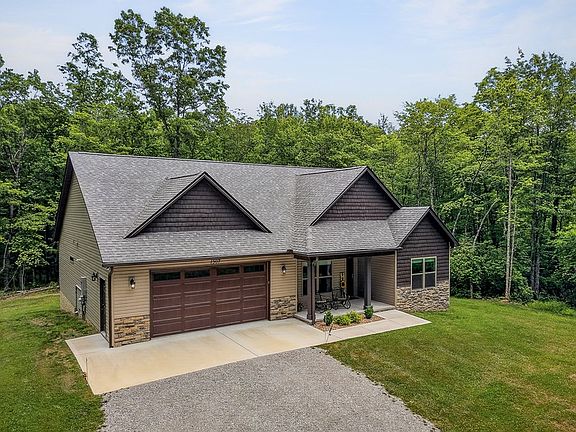 2nd image of 1507 E Overlook Rd
