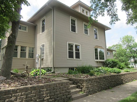 2nd image of 901 Sherman St