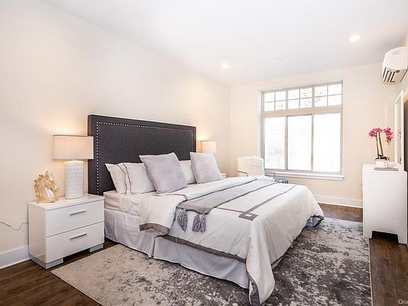 5th image of 40 Jackson Ave #2871a97fb