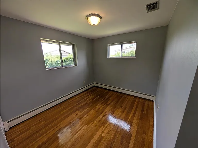 230 Diamond St — Photo 15