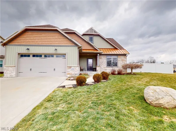 11931 Walton Cir NW, Uniontown, OH 44685