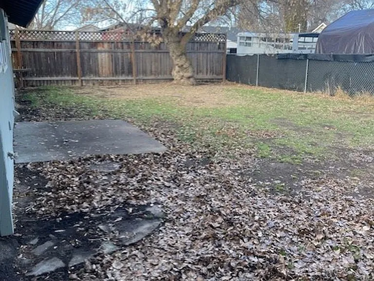 3611 Hilyard Ave — Photo 3