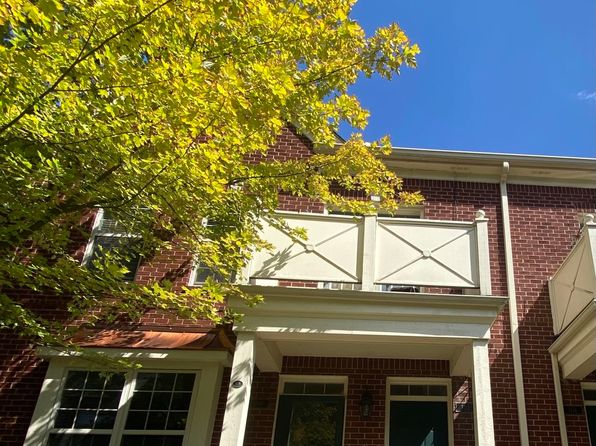 1112 Fountain View Cir