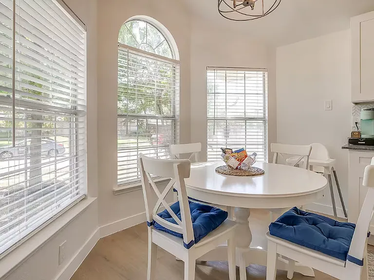 7851 Maiden Ln — Photo 28