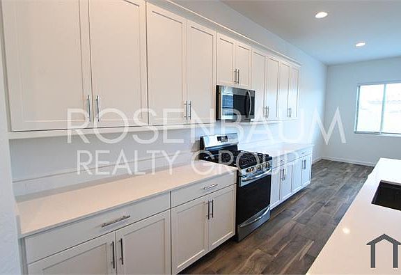 5th image of 2931 E Magdalena Dr #1