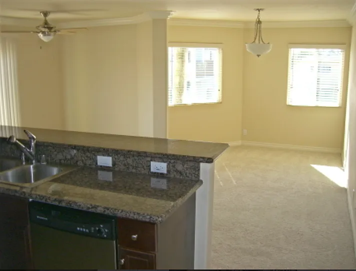 Studio, 400 sqft, $1,895 — Photo 3