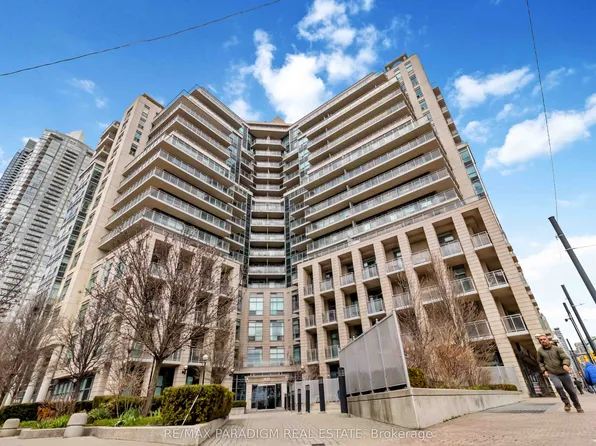 410 Queens Quay W #1017, Toronto, ON M5V 3T1