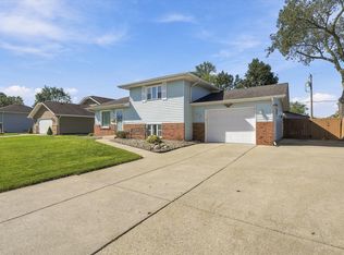 818 N Ernest St, Griffith, IN 46319