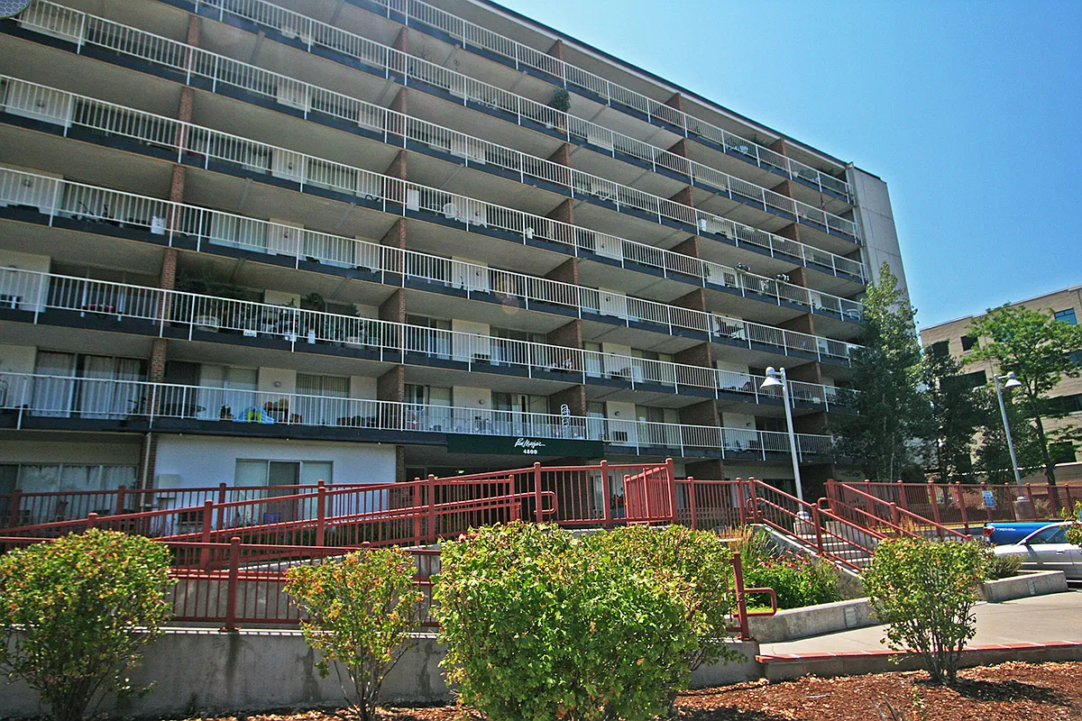 4800 Hale Pkwy — Photo 2
