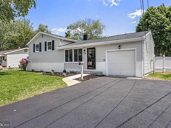 2nd image of 219 Somerset Rd