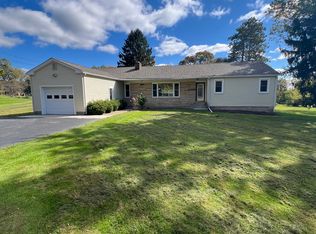 555 Mercer New Wilmington Rd, Mercer, PA 16137