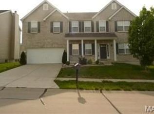 26 Fountainview Dr, Saint Charles, MO 63303