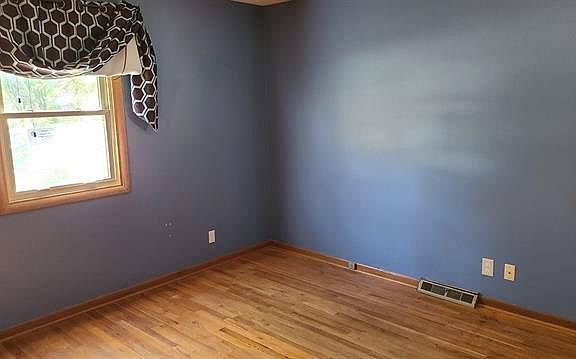 5th image of 4704 Burningtree Dr