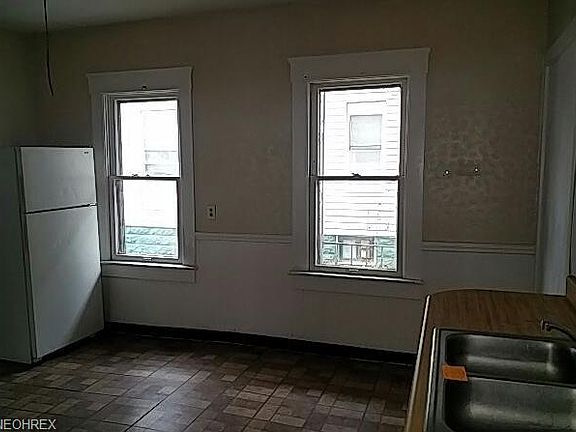 4th image of 3716 E 59th St
