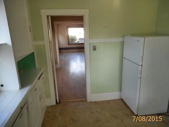 2nd image of 1717 S Oakes St