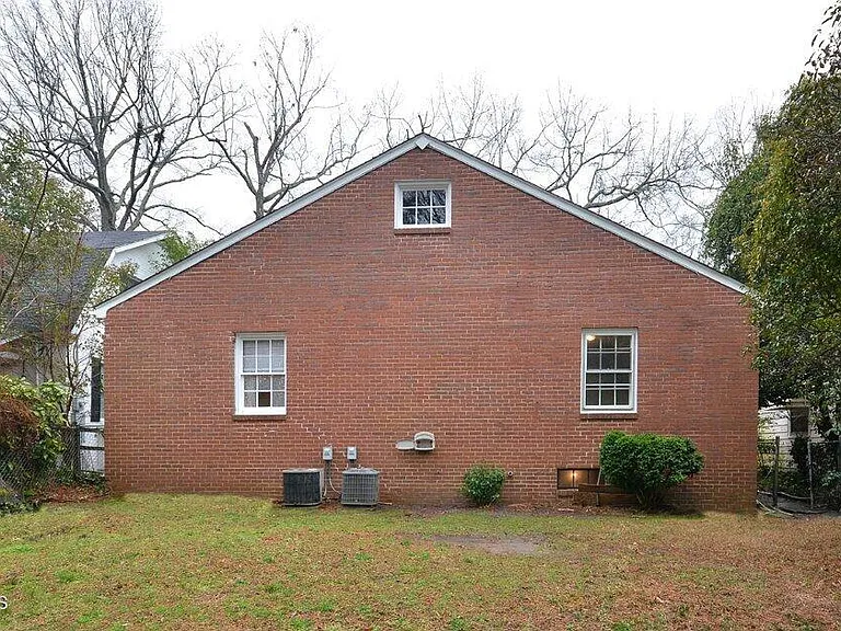 2602 Vineyard St #A — Photo 4