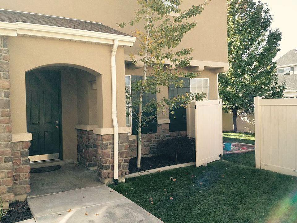 1st image of 6 S Clayton Ct #102