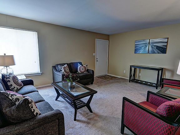 2nd image of 18 Merry Ln APT B