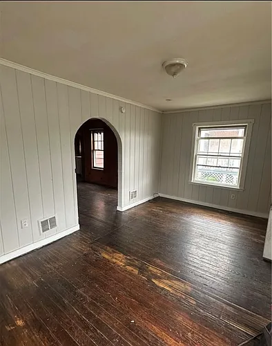 114 Hovey St Photo 1