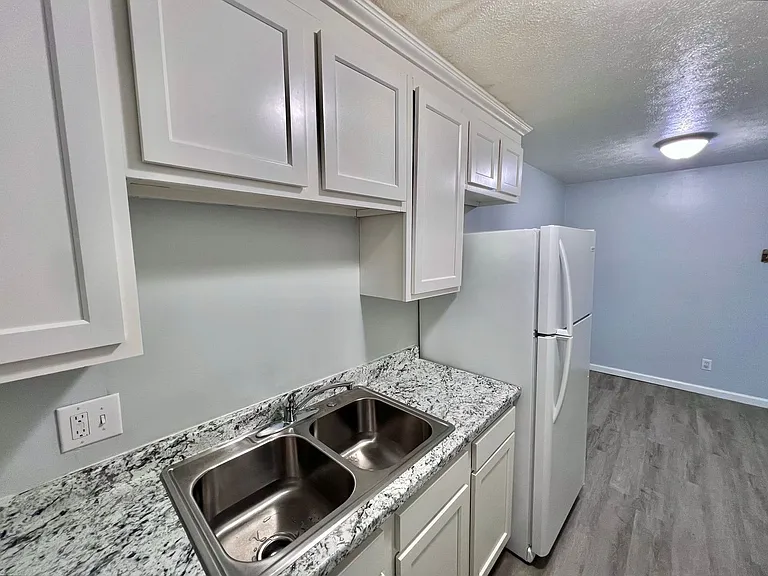 422 S Miami Ave — Photo 34