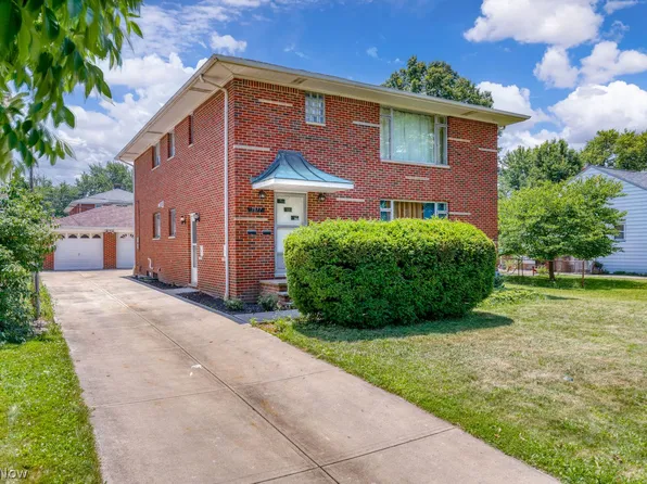 7877 Wainstead Dr, Parma, OH 44129