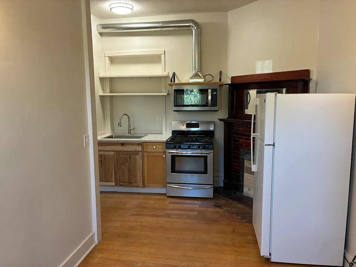 1 bed, 360 sqft, $1,080 — Photo 4