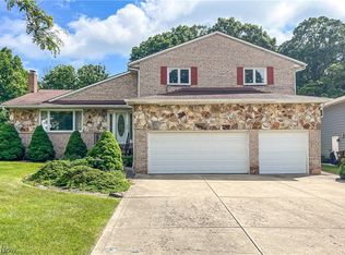 6013 Rousseau Dr, Parma, OH 44129