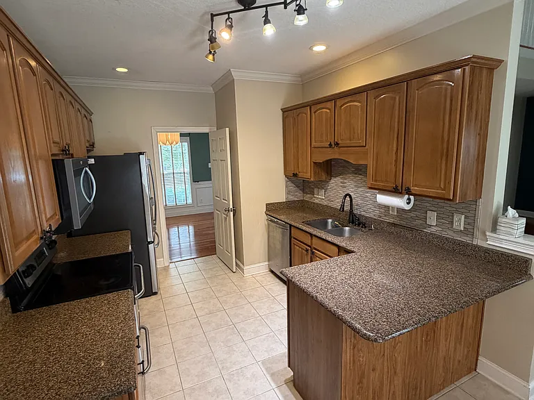 2807 Oakleigh Township Dr — Photo 2
