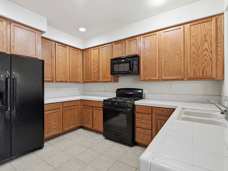 425 Regatta Ln #103-00 — Photo 7