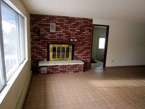 3rd image of 15 Hadley St NE