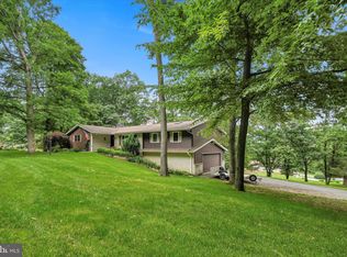 44 Lake Terrace Dr, Pine Grove, PA 17963