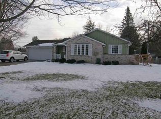 219 Woodlawn Dr, Saint Charles, MI 48655