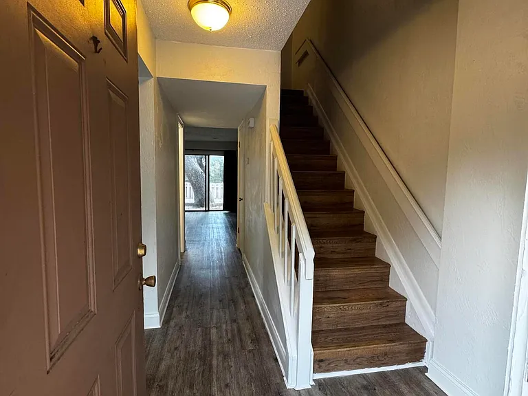 12 Glen Arbor Park — Photo 2