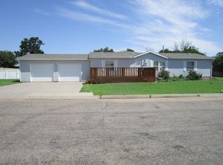 1100 Robroyce Ave, Lakin, KS 67860