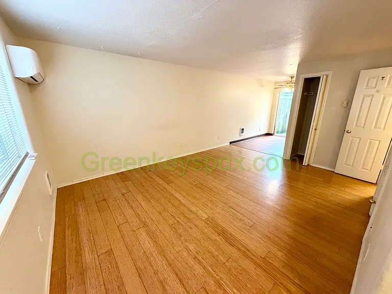 7137 SE Steele St — Photo 9