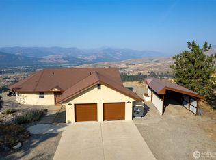 25 Deer Trails Way, Winthrop, WA 98862