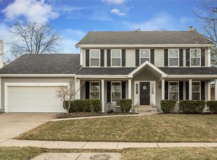 1545 Clayton Woods Ct, Ballwin, MO 63011