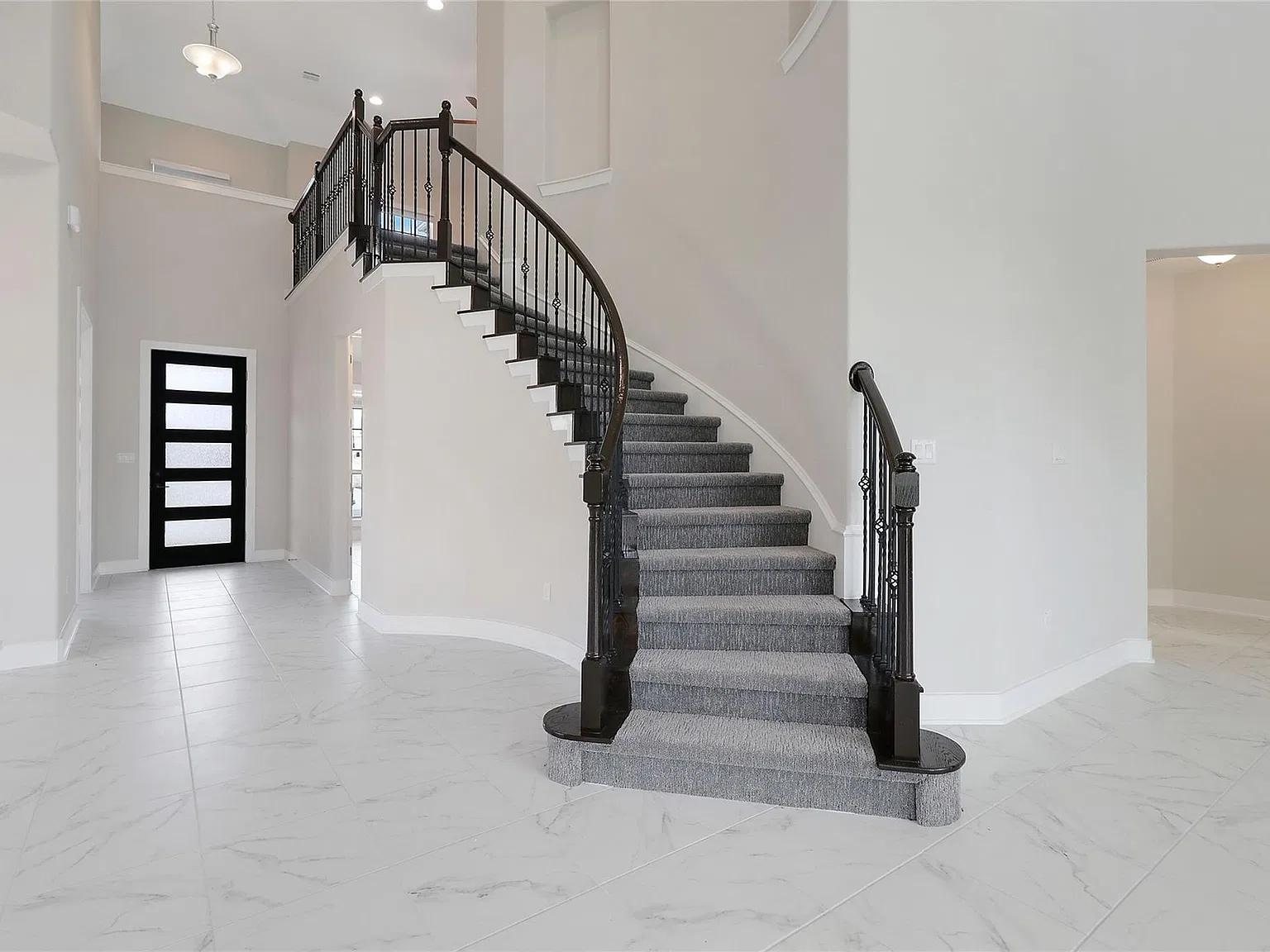 4 bed, 3.5 bath, 3464 sqft, $3,600 — Photo 3